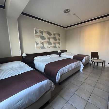 רוזארנו Hotel Vittoria מראה חיצוני תמונה